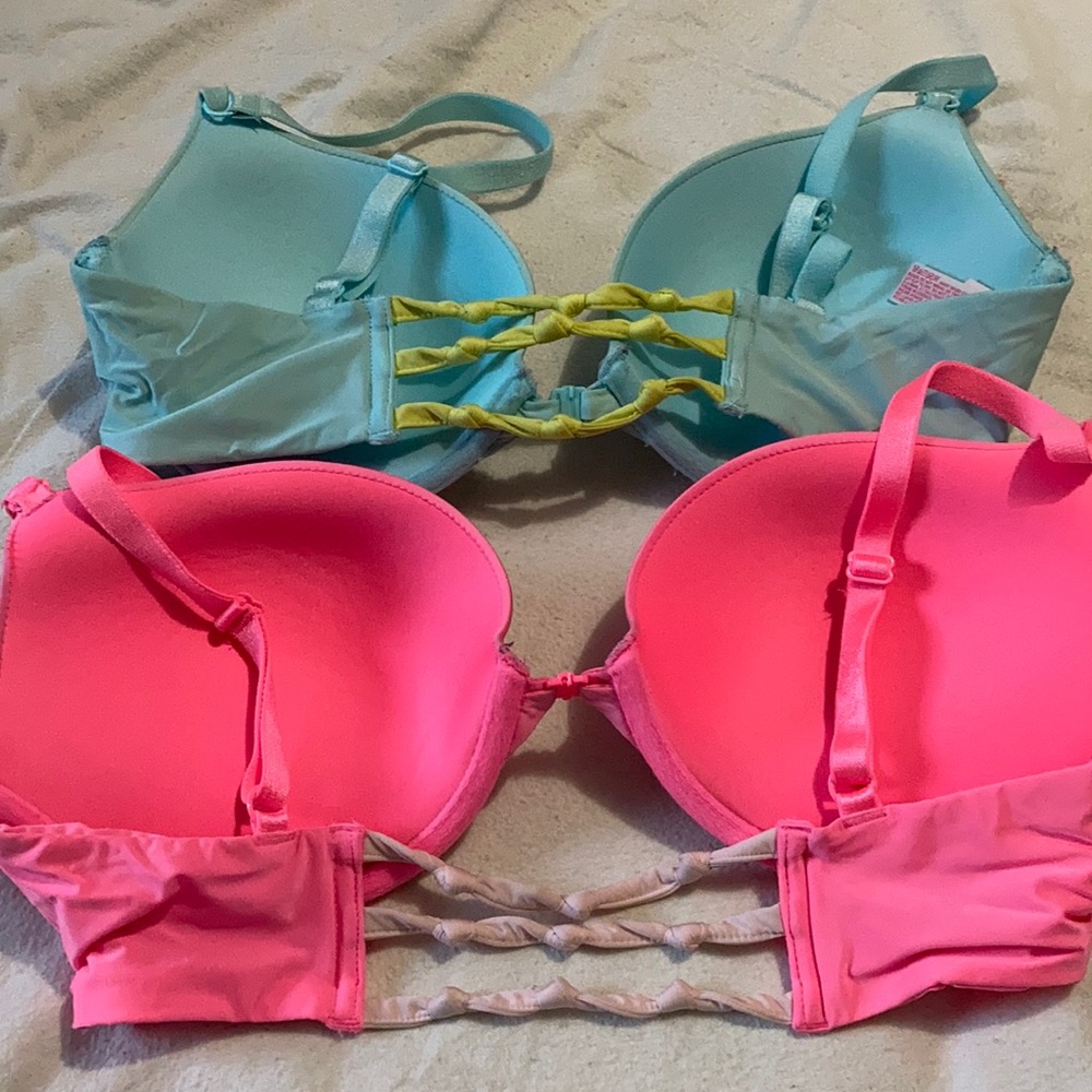 (2) Victoria’s Secret bras - Picture 4 of 5